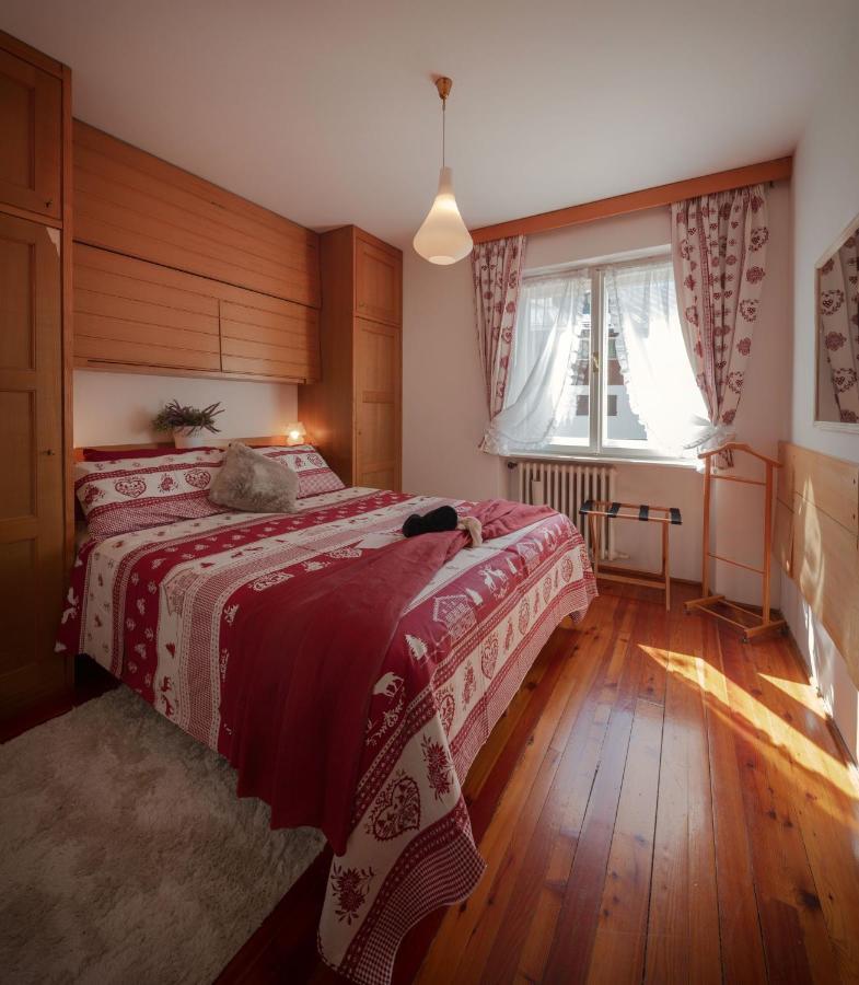 Apartamento Cortina-House Cortina dʼAmpezzo Exterior foto